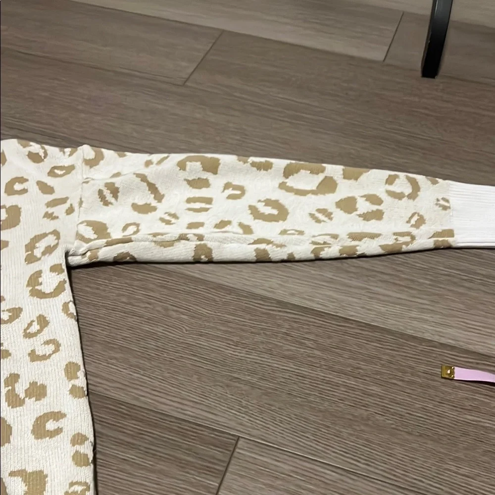 Leopard Print Sweater - Picture 2 of 5